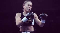 Казахстанка Фируза Шарипова защитила титул чемпионки мира по боксу