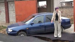В Шымкенте после ремонта канализационных сетей проваливается асфальт 
