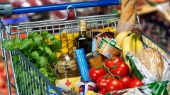 На что потребитель имеет право в магазинах и местах общепита? 