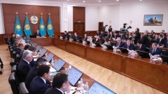 "Жаңа ақша-несие саясатын әзірлеуді міндеттеймін". Тоқаев үкіметтің кеңейтілген отырысында тағы қандай тапсырмалар берді?