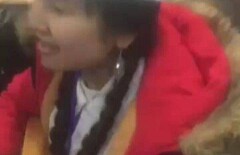 Алматинские студенты пели песни и читали стихи Макатаева в автобусе и метро