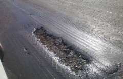 Липкое месиво вместо дороги возмутило водителей в Костанае
