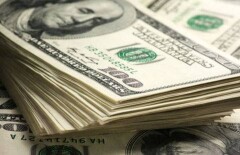 Неделя для доллара на бирже открылась на 270 тенге