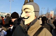 Выходить на митинги в масках хотят запретить в Кыргызстане