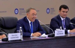 Нурсултан Назарбаев рассказал россиянам о проекте "Международный финансовый центр "Астана" 