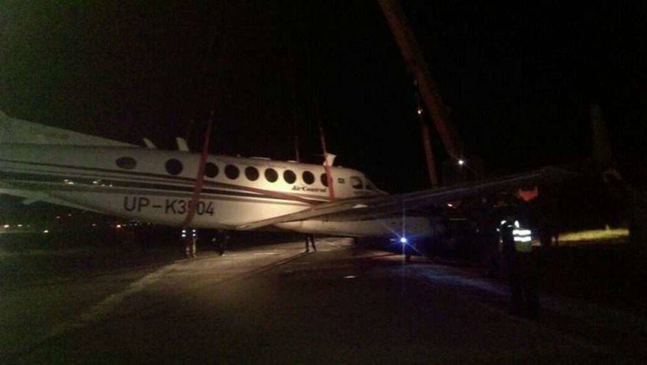 Самолёт, приземлившийся без шасси в аэропорту Уральска, не повредил взлётную полосу