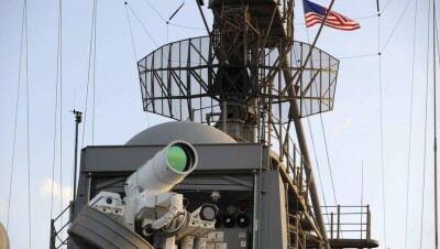 США в Персидском заливе испытали лазерное оружие, поражающее со скоростью света