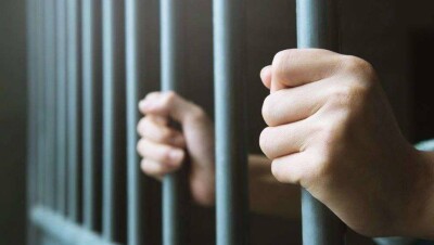 В следственном изоляторе умер арестованный за оскорбление судьи житель Нур-Султана