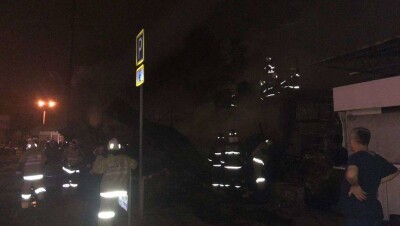 В Алматы горела кровля автовокзала "Саяхат"