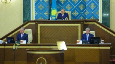 Назарбаев о закупке медоборудования: Нахапали, назаказали нужное и ненужное