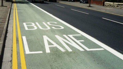 Разрешить автомобилям заезжать на Bus Lane в выходные дни предложили в Астане