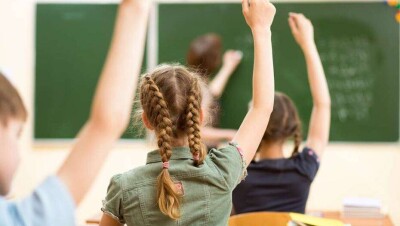 Министр образования назвал условия и этапы перехода школ к штатному режиму работы после первой четверти