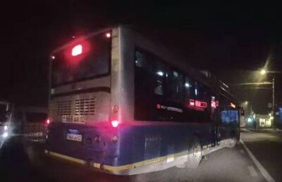 Автобусы Алматы продолжают ездить как попало и пугать автолюбителей 