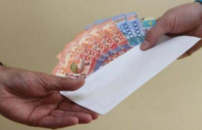 Лесничий из ЮКО за взятку выплатит 3 млн тенге