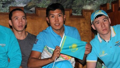 После триумфа Данияра Елеусинова болельщики Астаны устроили вечеринку