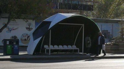 Тематическую автобусную остановку установили возле стадиона в Астане