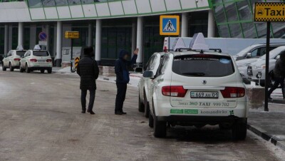 Таксисты больше не смогут обмануть парковочные аппараты в аэропорту и на вокзалах Астаны