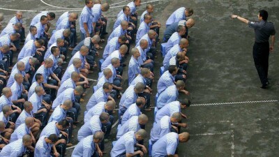 Освобождённых из лагерей этнических казахов власти Китая поместили под домашний арест