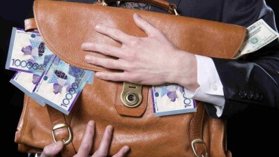 Депутаты требуют поставить заслон незаконному выводу денег из РК