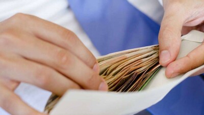 В ДГД Алматы рассказали, чем грозит казахстанцам зарплата в конвертах