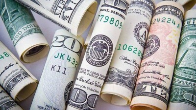 Нацвалюта теряет в стоимости: 376 тенге за доллар