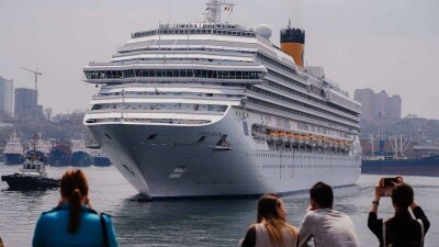 Круизный лайнер столкнулся с туристическим судном в Венеции, пять человек получили ранения