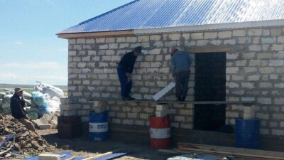 В Актобе жители затопленных районов начали строить дома