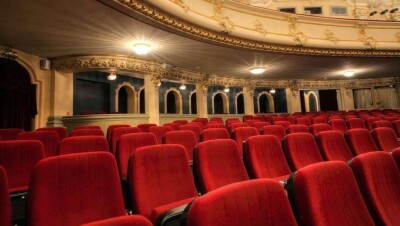 В Алматы продлили время работы кафе, СТО и автомоек. Театры возобновят работу