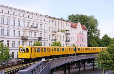 В Берлине для мигрантов издали буклет с картой метро на арабском языке