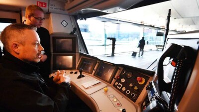 В Великобритании запустили первый беспилотный пассажирский поезд 