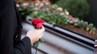 Алматинка возмутилась ритуальными услугами: похороны близких стоили ей миллиона тенге