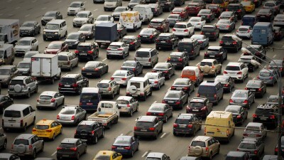 Жители пригорода Косшы добирались в Астану по полю из-за пробок