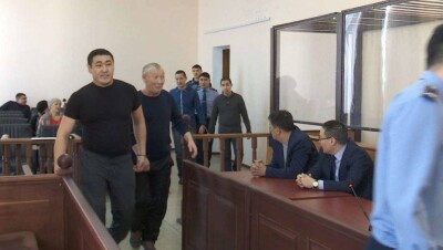 Экс-полицейским в Костанае изменили приговор за сбыт угнанных в России машин