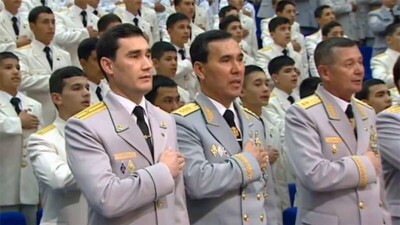 Президент Туркменистана наградил сына медалью имени своего отца