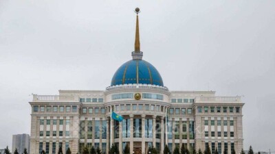 Айтимова и Бейсенбаев сложили депутатские полномочия, сенаторами стали омбудсмен Шакиров и журналист Жусип
