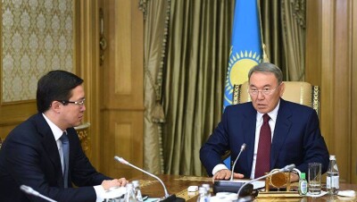 Решение отпустить тенге в свободное плавание назвал верным Назарбаев