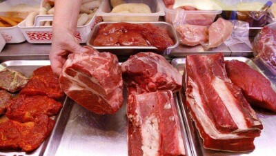 Актауские ветеринары исключили попадание заражённого бешенством мяса на прилавки