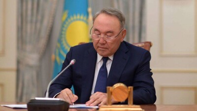 Назарбаев өкілеттігін тоқтату туралы шешім қабылдады. Халыққа үндеуінің толық мәтіні