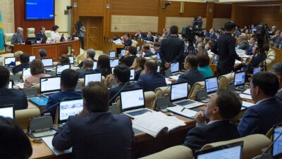 Депутаты недовольны ответами госорганов на их запросы