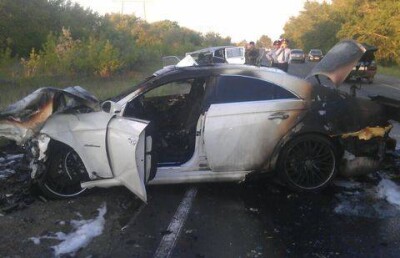 Mercedes и Lada столкнулись лоб в лоб в Павлодаре: погибли двое 