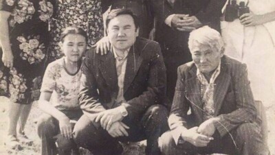 Редкое семейное фото Назарбаева нашёл в старом альбоме павлодарец