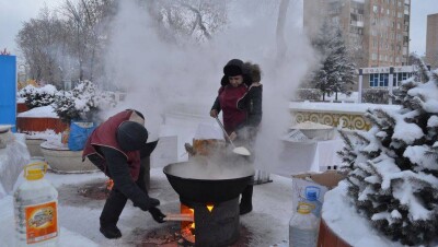 Свыше тонны плова приготовили в Петропавловске ко Дню независимости