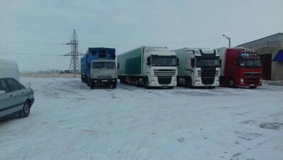 Застрявших на трассе в Павлодарской области накормили борщом и тефтелями
