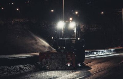 В горной местности Алматы ведутся работы по уборке снега 