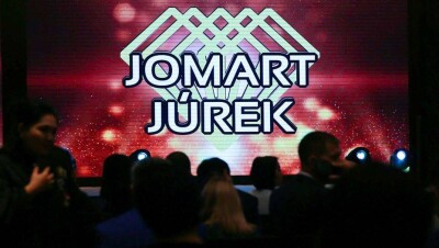 Булат Утемуратов стал лауреатом премии "Жомарт жүрек" в номинации "Личность года" 