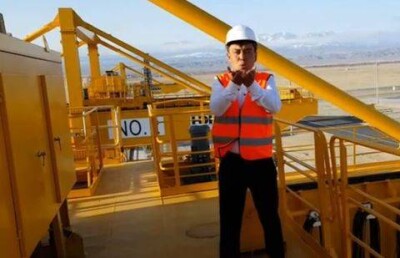 Казахстанские железнодорожники признались в любви пассажиркам 