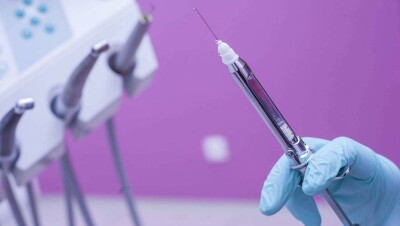 У анестезиолога, после укола которой в Караганде умерли двое детей, отозвали сертификат
