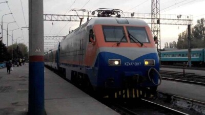 В маршрут поезда Уральск – Алматы внесли изменения, состав будет проезжать через Астану