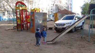 В Алматы создают мобильное приложение для жалоб на паркующихся во дворах