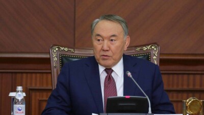 Назарбаев отчитал ленивых акимов